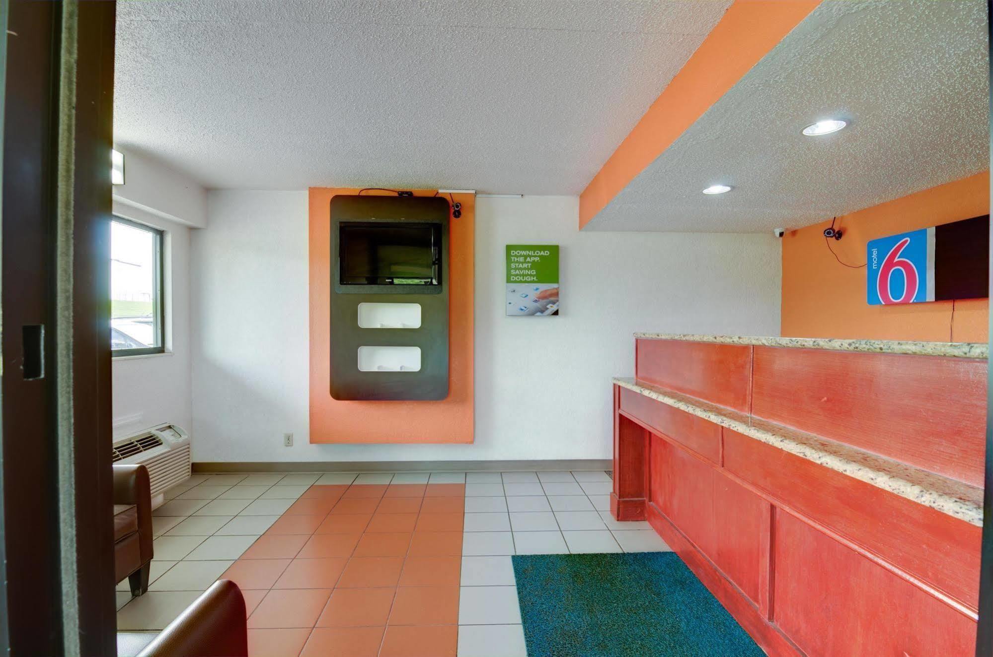 Hotel 6-kansas City, Mo 2*
